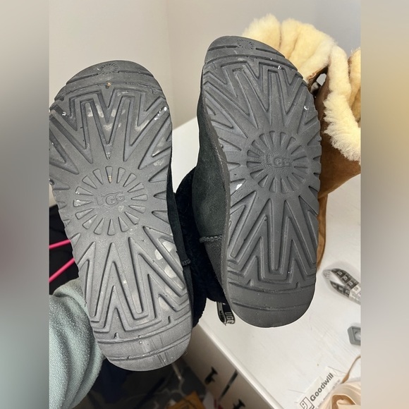 UGG Fluff Mini Quilted Bootie Sz 38 EU, US 7.5 - Picture 12 of 12